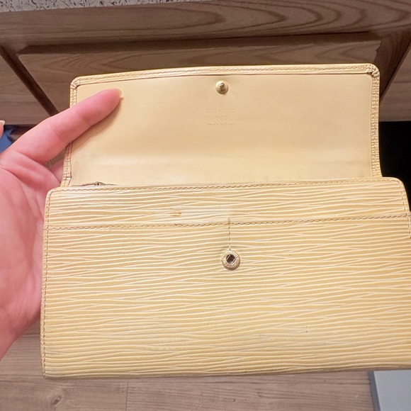 Handbags - Auth LOUIS VUITTON Yellow Epi Leather Sarah Long Envelope Wallet